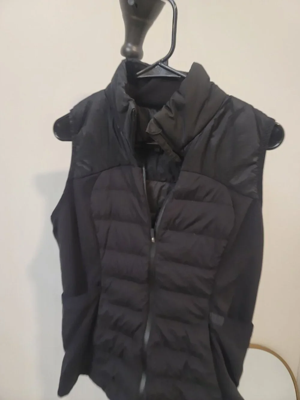 Lululemon Women’s Black “Down For It All” Down Puffer Vest Sz 10
